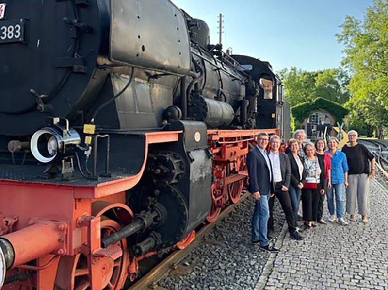 Grüne Fraktion im Bezirketag besucht Dampflokmuseum