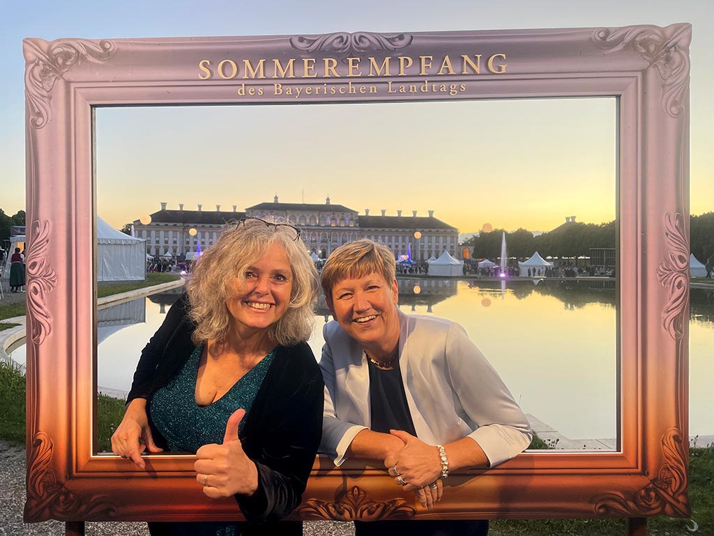 Christina Feiler und Bärbel Imhof beim Sommerempfang des Bayerischen Landtags